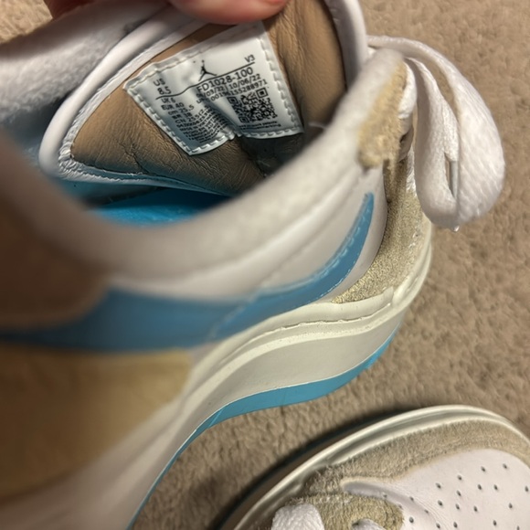 Nike Jordan Elevate Sneakers - Picture 4 of 4